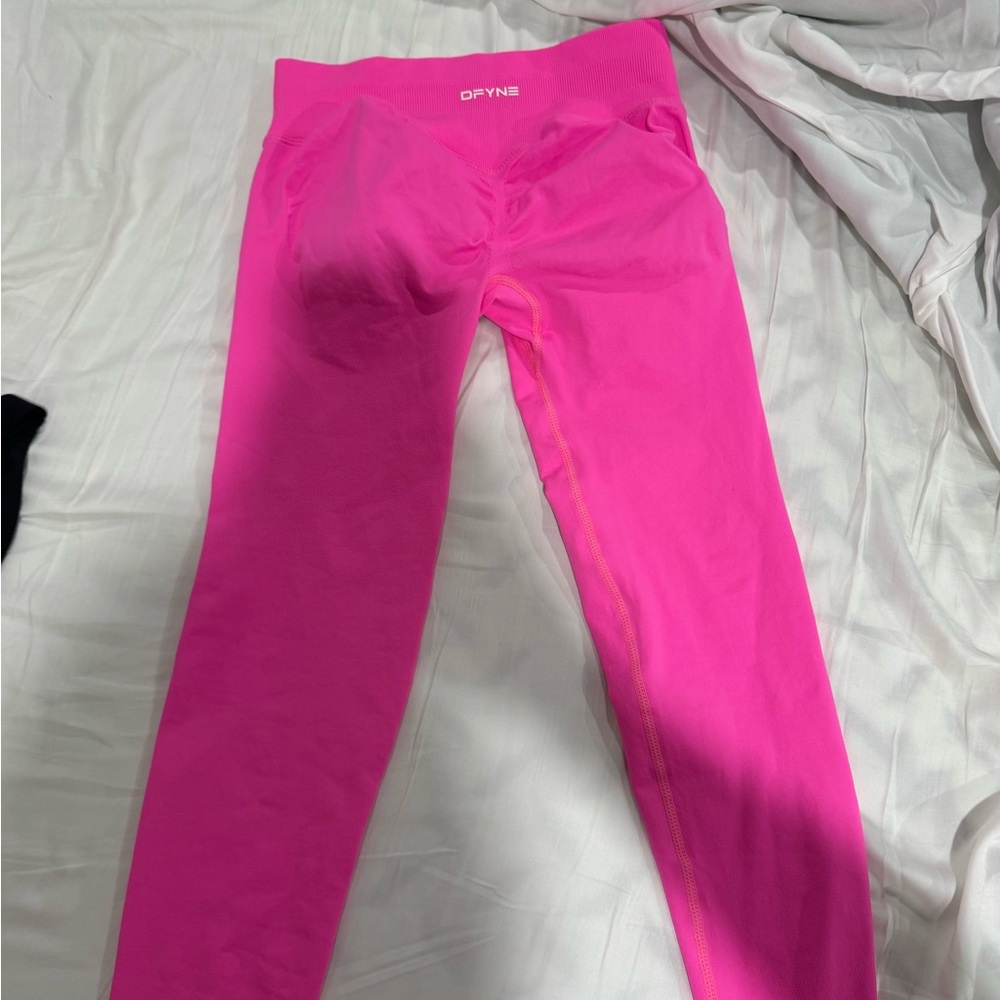 BRAND NEW DFYNE IMPACT LEGGINGS!!